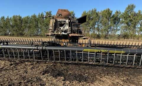 2016 CASE IH 8240 Combine - Image 2