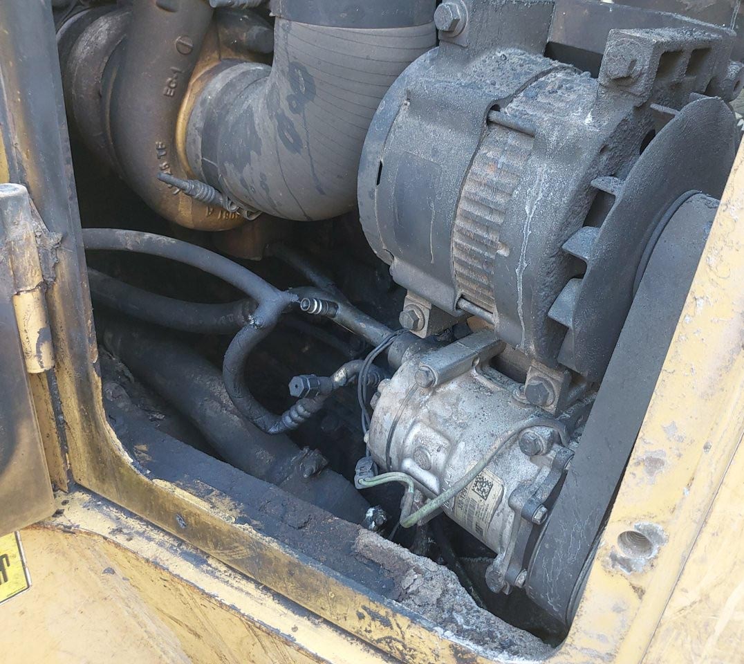 2016 Caterpillar 553C Feller Buncher - Image 40