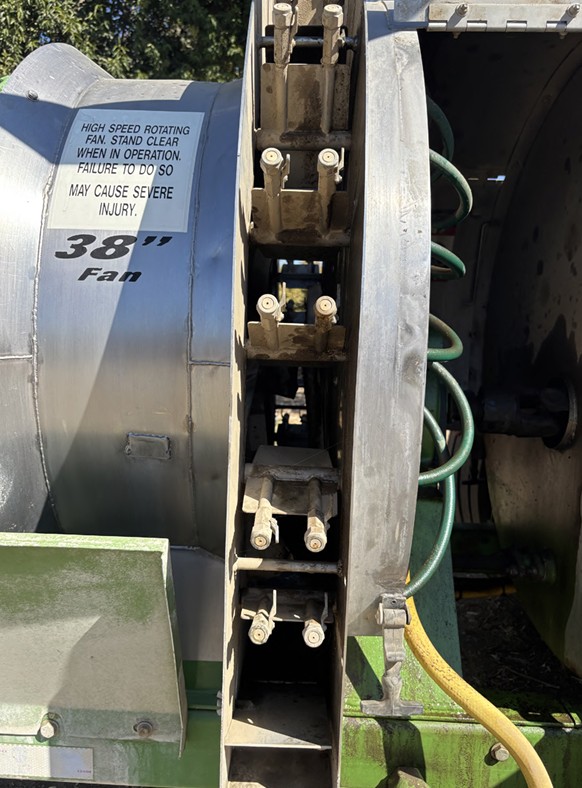 2016 D&M Mfg Co PTO Driven Sprayer - Image 15