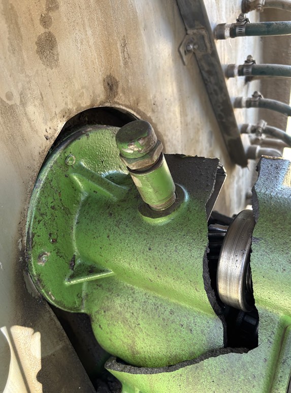 2016 D&M Mfg Co PTO Driven Sprayer - Image 24