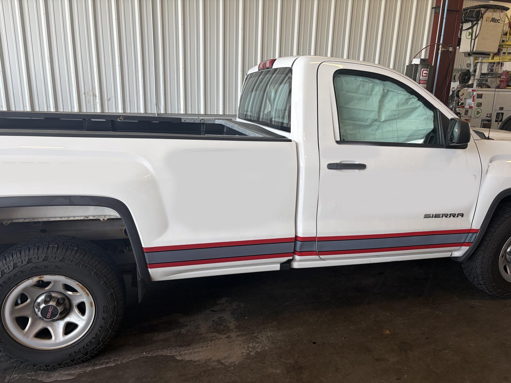 2016 GMC Sierra 1500 - Image 2