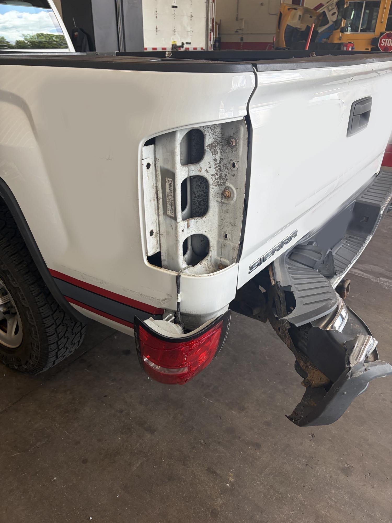 2016 GMC Sierra 1500 - Image 4