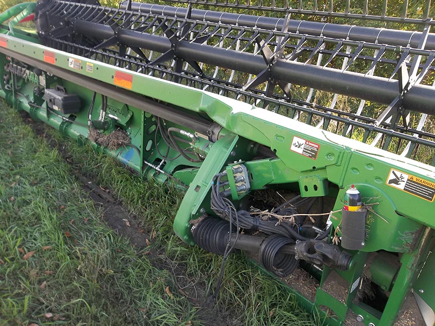2016 John Deere 645FD Header