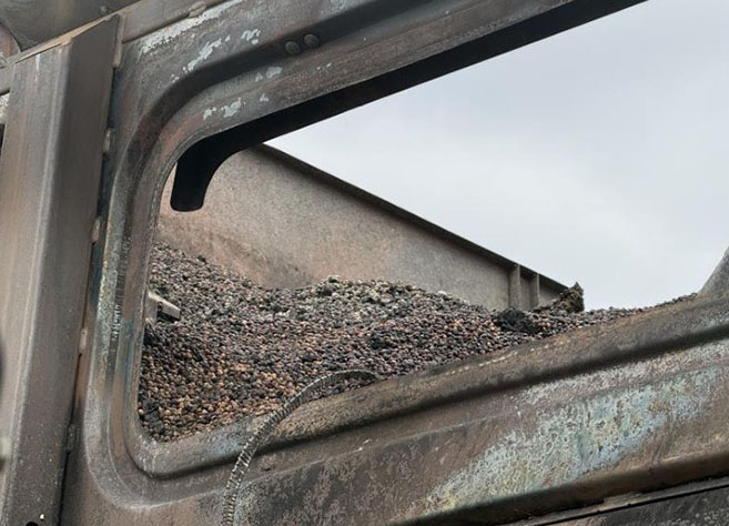 2016 John Deere S670 Combine - Image 7