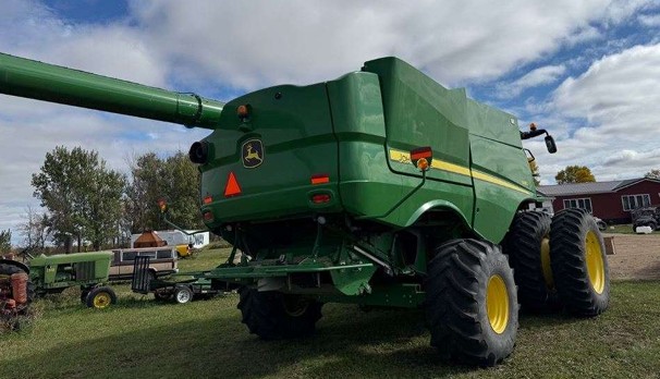 2016 John Deere S680 STS Combine - Image 4