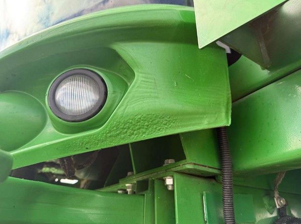 2016 John Deere S680 STS Combine - Image 9