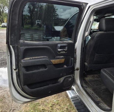 2017 Chevrolet Silverado Flatbed - Image 22