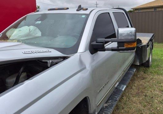 2017 Chevrolet Silverado Flatbed - Image 3