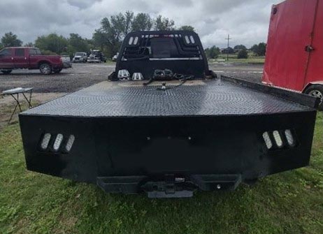 2017 Chevrolet Silverado Flatbed - Image 9