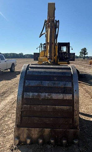 2017 Komatsu PC210LC-11 Excavator - Image 2
