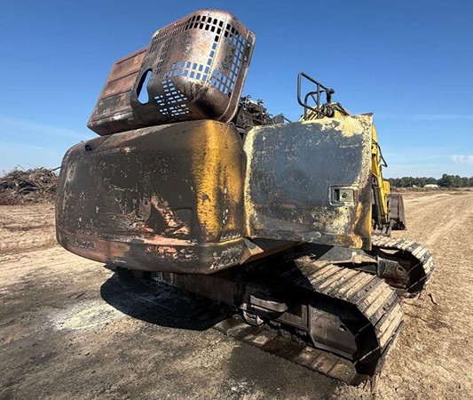 2017 Komatsu PC210LC-11 Excavator - Image 3