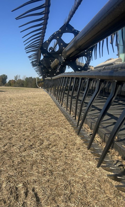 2017 MacDon FD75S Flexdraper Header - Image 3