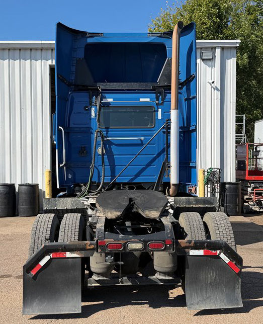 2017 Volvo VNL - Image 4