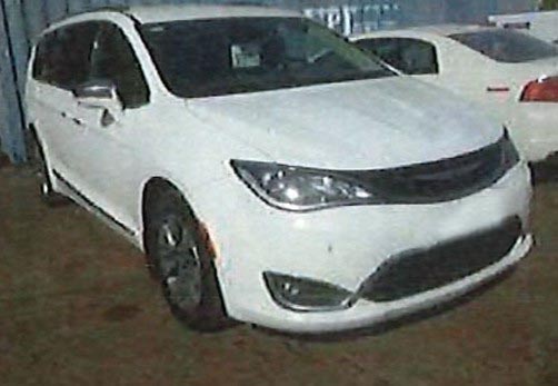 2018 Chrysler Pacifica - Image 2