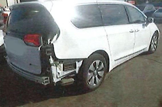2018 Chrysler Pacifica - Image 3
