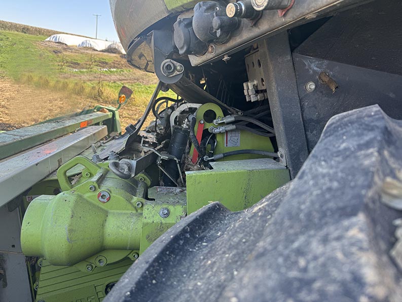 2018 CLAAS JAGUAR 970 Self-Propelled Forage Harvester - Image 7