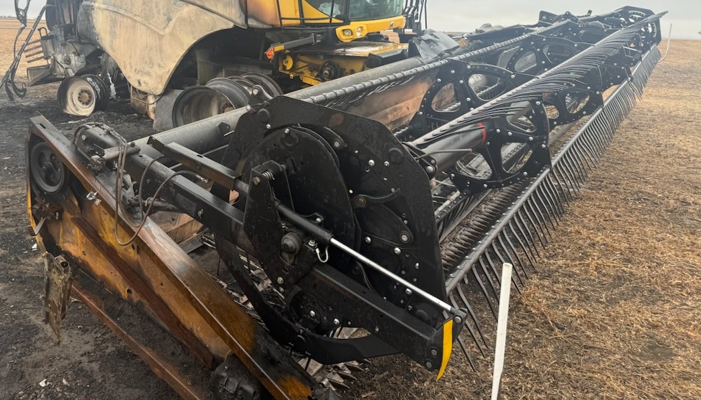 2018 MacDon FD145 Header - Image 5