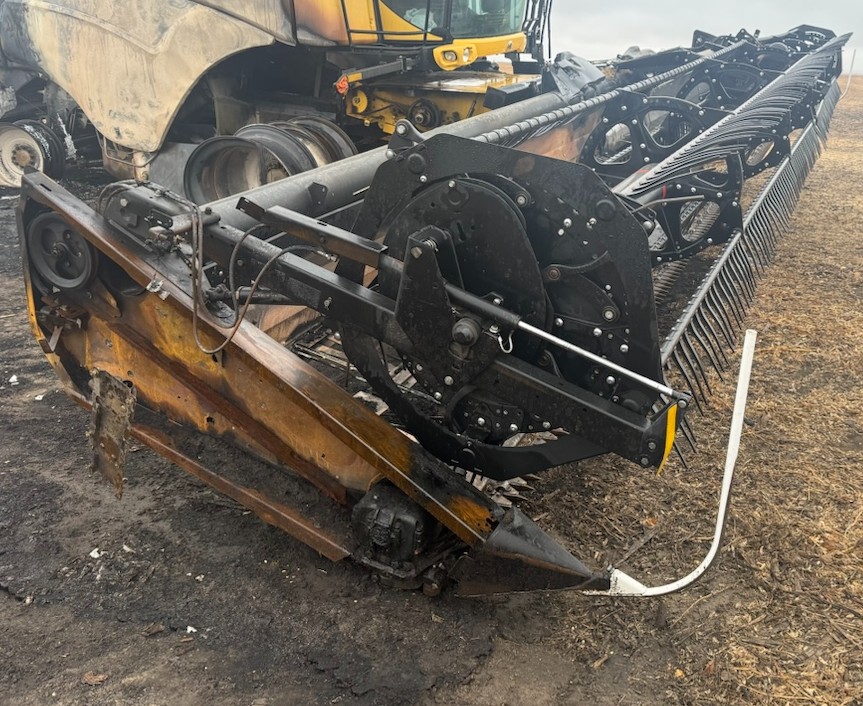 2018 MacDon FD145 Header - Image 6