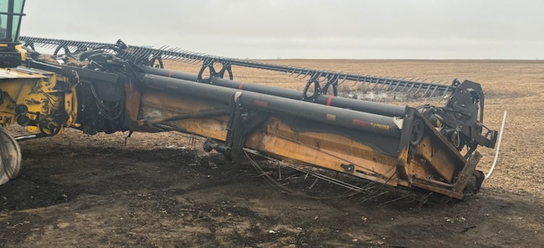 2018 MacDon FD145 Header - Image 9