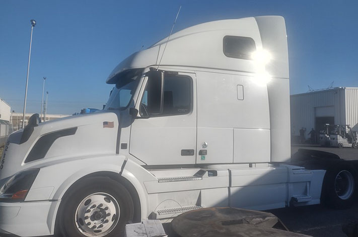 2018 Volvo VNL - Image 3