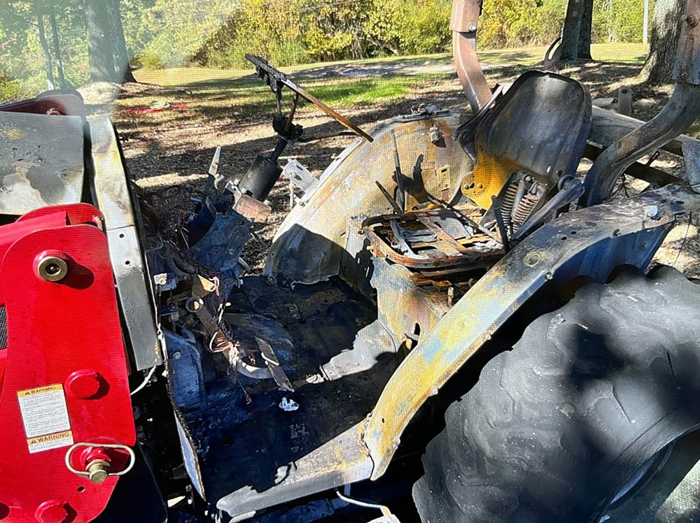 2019 Mahindra 2638 Tractor - Image 3