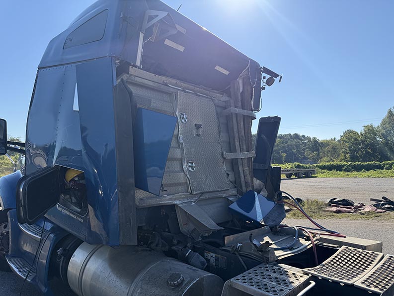 2020 Kenworth T680 - Image 2