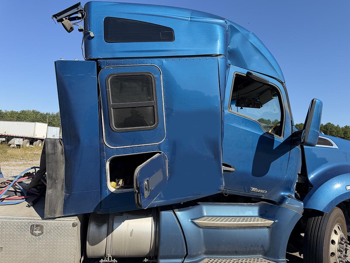2020 Kenworth T680 - Image 3