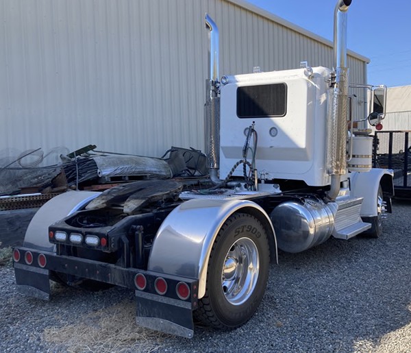 2020 Peterbilt 389 - Image 3