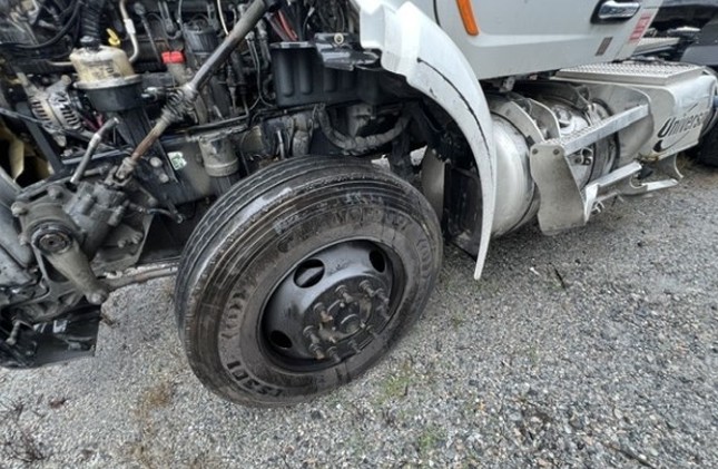2020 Peterbilt 579 - Image 18