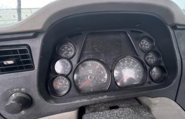 2020 Peterbilt 579 - Image 22