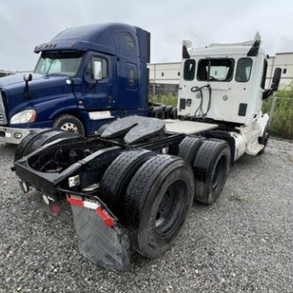 2020 Peterbilt 579 - Image 3