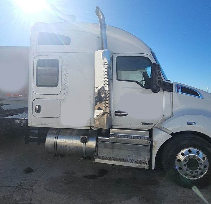 2021 Kenworth T680 - Image 2