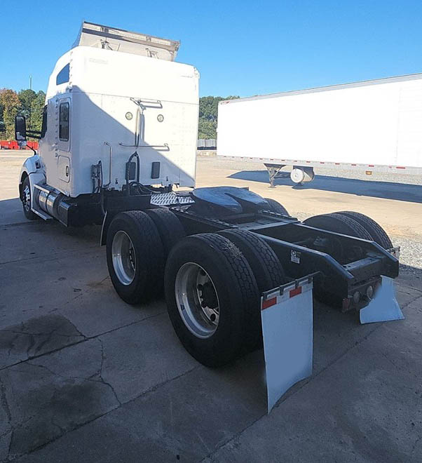 2021 Kenworth T680 - Image 4