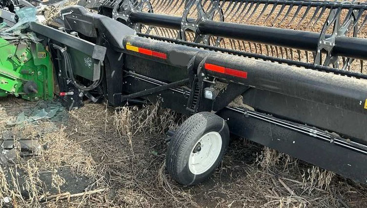 2010 John Deere 9870 Combine/2021 MacDon FD140 Flexdraper Header - Image 22