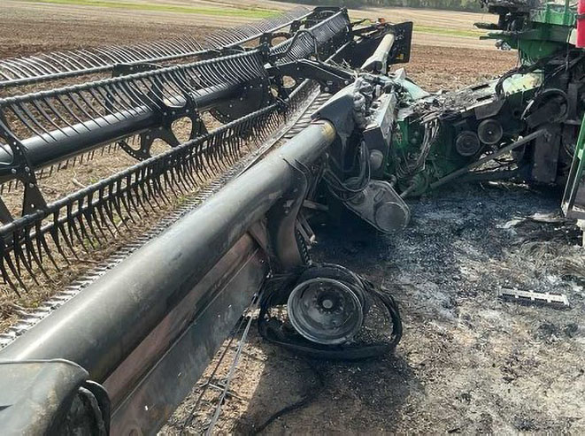 2010 John Deere 9870 Combine/2021 MacDon FD140 Flexdraper Header - Image 14