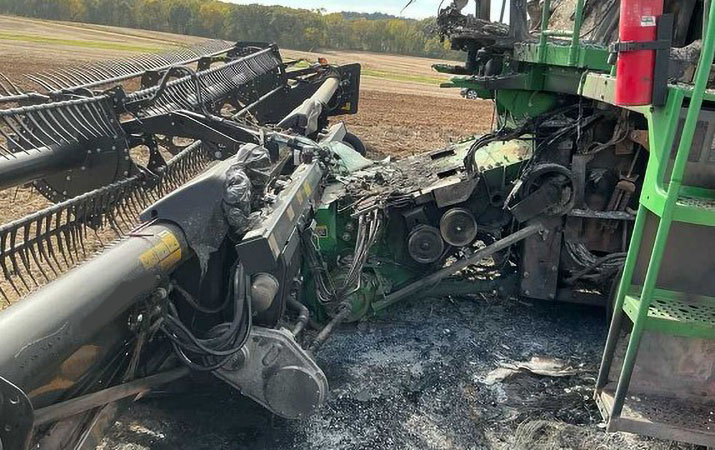 2010 John Deere 9870 Combine/2021 MacDon FD140 Flexdraper Header - Image 15
