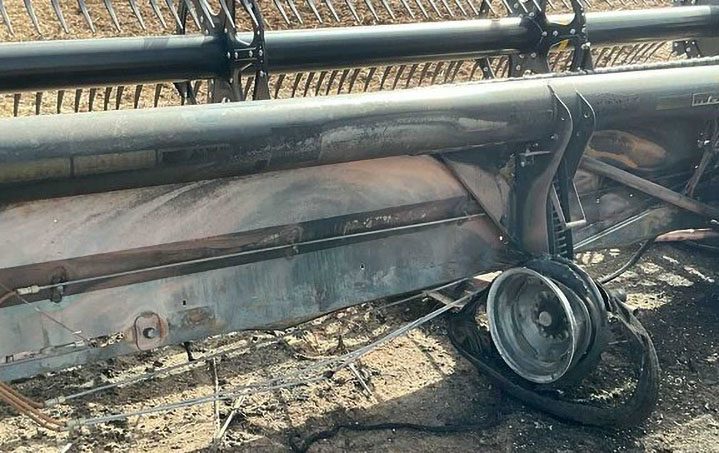 2010 John Deere 9870 Combine/2021 MacDon FD140 Flexdraper Header - Image 19