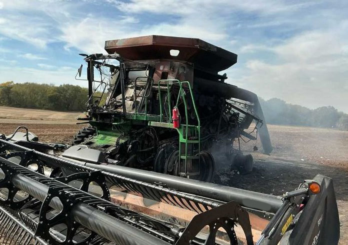 2010 John Deere 9870 Combine/2021 MacDon FD140 Flexdraper Header - Image 26