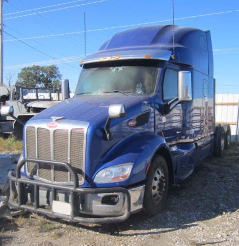[Auction]: 2021 Peterbilt 579 | Iowa | damaged | CAG