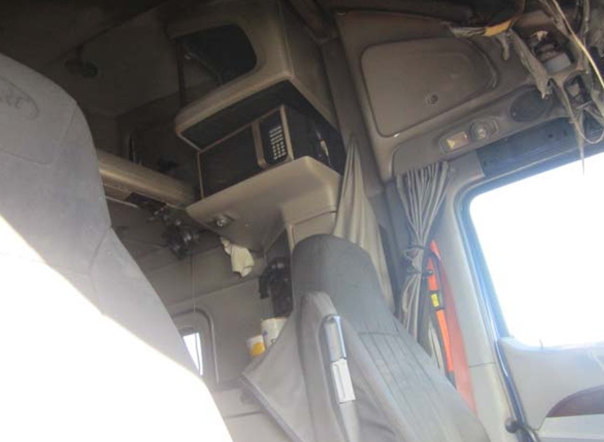 2021 Peterbilt 579 - Image 15