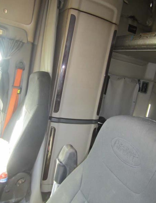 2021 Peterbilt 579 - Image 24