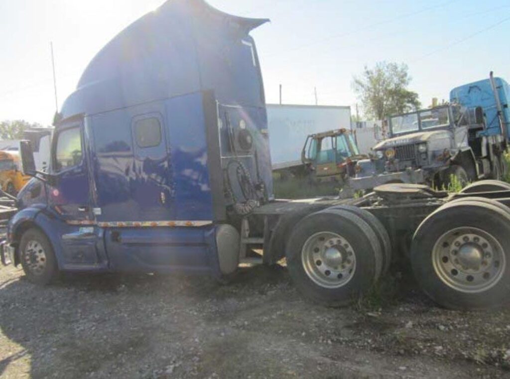 [Auction]: 2021 Peterbilt 579 | Iowa | damaged | CAG