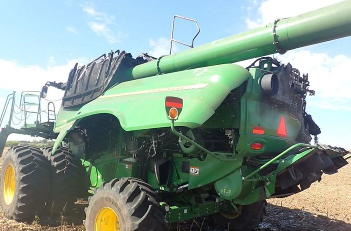 2022 John Deere S780 Combine - Image 3