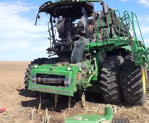 2022 John Deere S780 Combine - Image 4