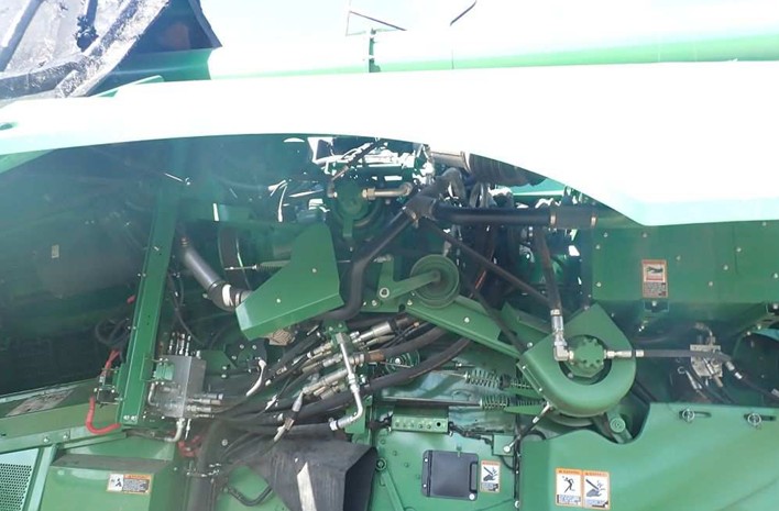 2022 John Deere S780 Combine - Image 8