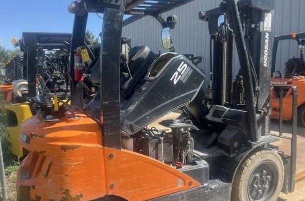 2023 Doosan G25P-7 Forklift - Image 3
