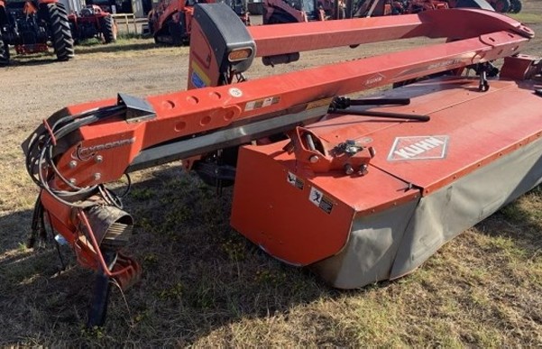 2023 Kuhn GMD 3551 TL Disc Mower - Image 6