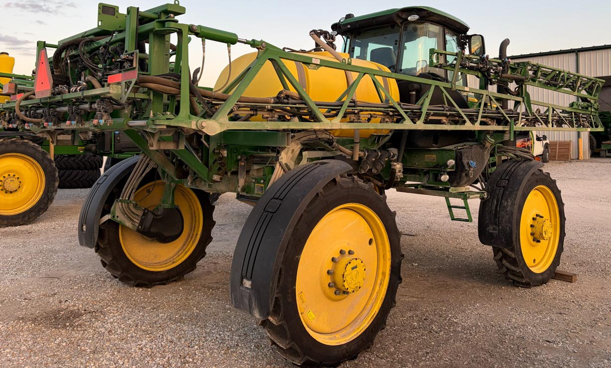 2023 John Deere R4023 Sprayer - Image 3
