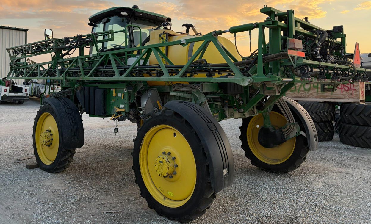 2023 John Deere R4023 Sprayer - Image 4