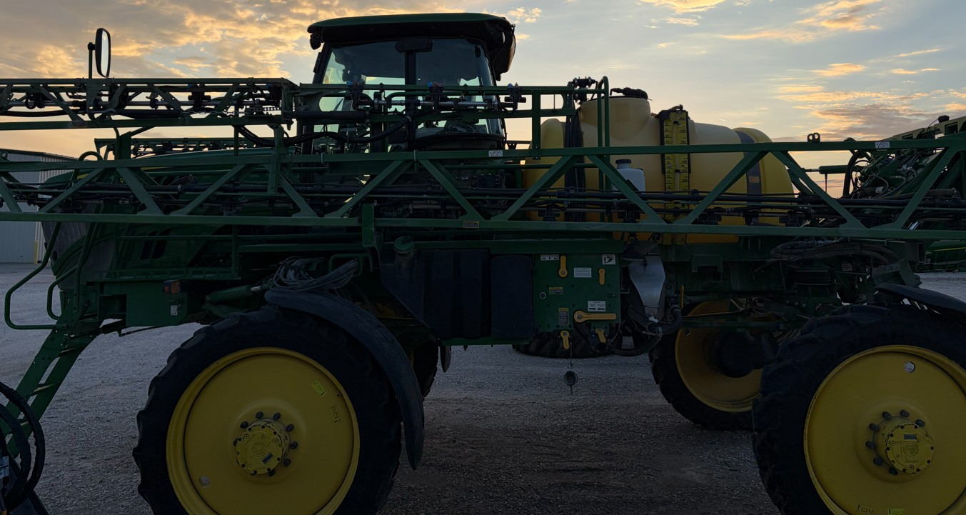 2023 John Deere R4023 Sprayer - Image 8